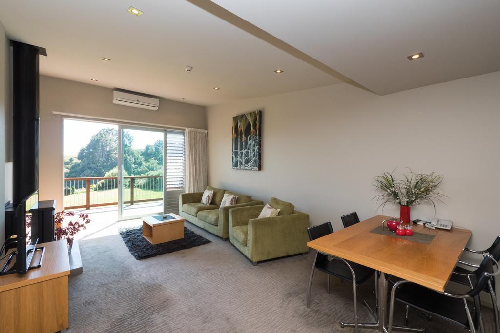 One Burgess Hill Aparthotel Ню Плимут Екстериор снимка