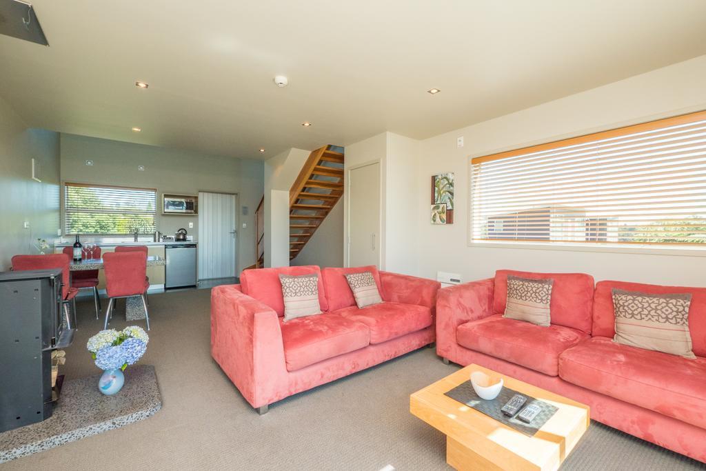 One Burgess Hill Aparthotel Ню Плимут Екстериор снимка