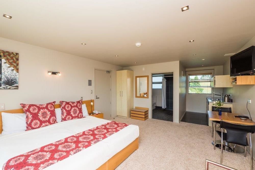 One Burgess Hill Aparthotel Ню Плимут Екстериор снимка